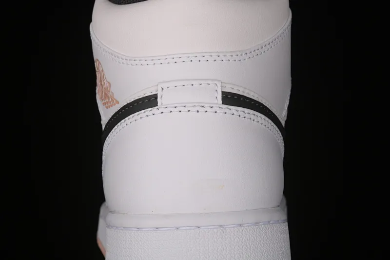 All categories Air Jordan Jordan series basketball shoes Air Jordan 1 Mid Air Jordan 1 Mid AJ1 Joe 1 white and black cherry blossom powder Zhongbang basketball shoes 554725-180
